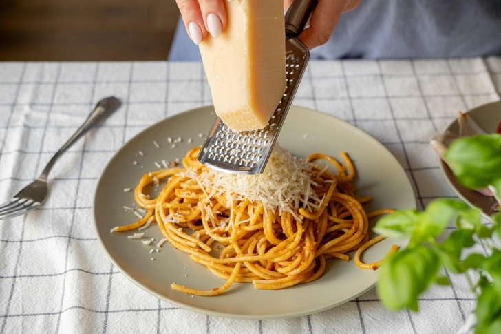 Паста, творог и еще 8 продуктов, которые нельзя есть после 40 | Источник: Elena.Katkova/Shutterstock/Fotodom.ru