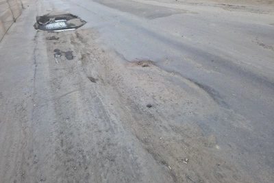 Ростовчане жалуются на ямы в половину колеса у ГПЗ-10