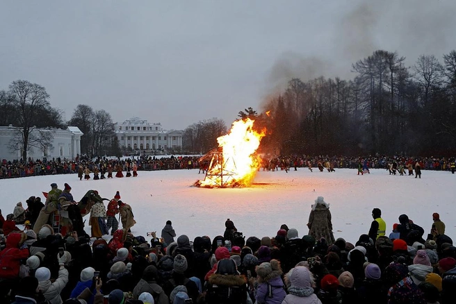 Масленичные гулянья в ЦПКиО, Санкт-Петербург | Источник: Дарья Драй / «Фонтанка.ру» / архив