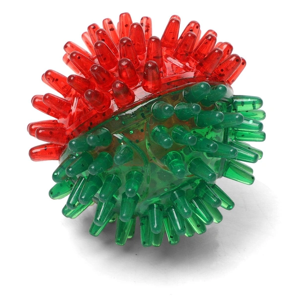 Под елку и лапу: Triol расширил новогоднюю коллекцию для собак и кошек