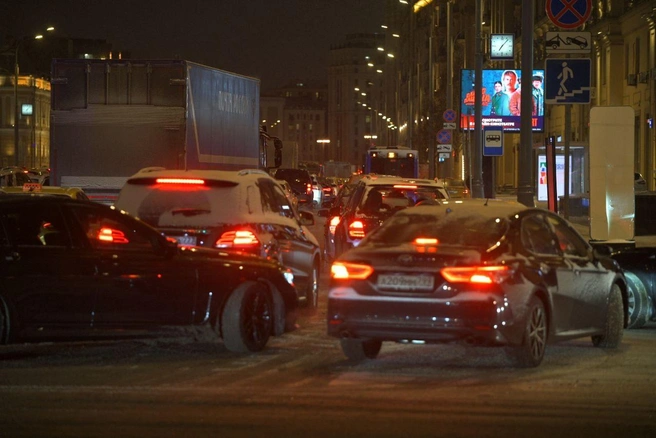 Жителей Москвы предупредили о 7-балльных пробках вечером | Источник: Артем Устюжанин / MSK1.RU