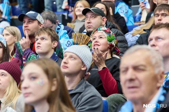 До начала матча зрители могли посетить тематические зоны | Источник: Александр Ощепков / NGS.RU