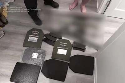 В Петербурге задержали мужчину за контрабанду бронепластины в Белоруссию