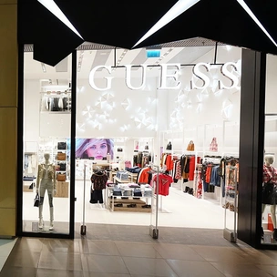 Шагая по России: GUESS – теперь в Санкт-Петербурге