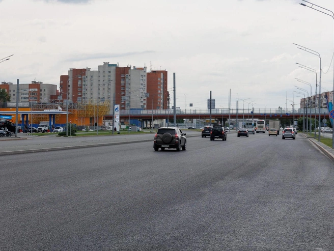 Дорожные работы на улице Широтной в Тюмени начались в начале мая. На фото — результат ремонта за прошедшее время. | Источник: Ирина Шарова / 72.RU