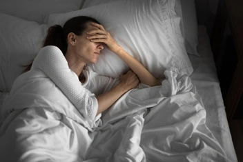 «Не могу отпустить мысли и сны о бывшем. Как не вцепляться в мужчину из страха одиночества?»