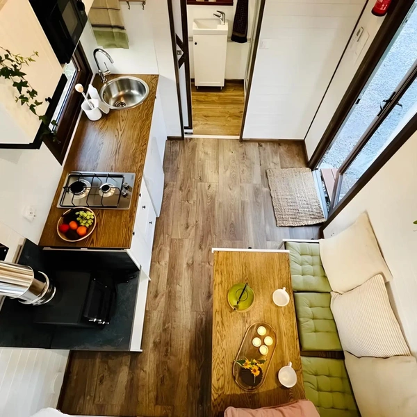 Минимализм в шведском стиле: оцените крошечный дом-прицеп Sofia в котором продумано буквально всё