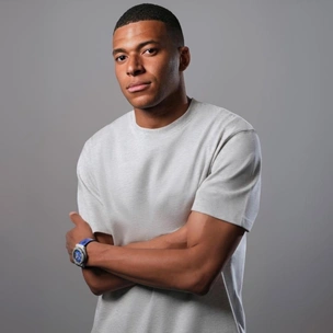 Уникальные часы Hublot, в которых Килиан Мбаппе прилетит в Алматы на игру против «Кайрата»