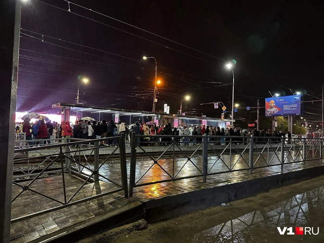 Уехать после праздника можно будет на общественном транспорте — он будет работать допоздна | Источник: Арина Рязанова / V1.RU