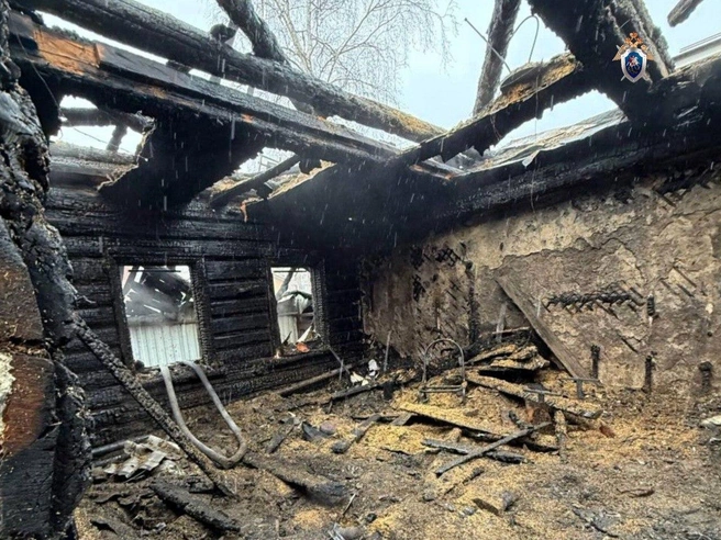 Здание оказалось полностью разрушено в результате пожара | Источник: СУ СК России по Ярославской области