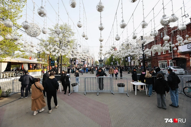 Заборами пришлось оградить едва ли не половину Кировки | Источник: Наталья Лапцевич