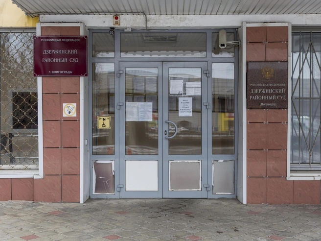 Суд избрал меру пресечения в виде заключения под стражу для Акмала Нурмурадова | Источник: Константин Завриков / V1.RU