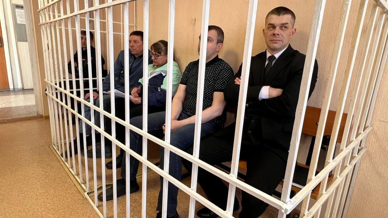 «Я пыталась ее понять». Подробности суда над семьей, которая похитила и силой увезла домой взрослую дочь