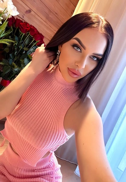 Яна Шевцова | www.starhit.ru