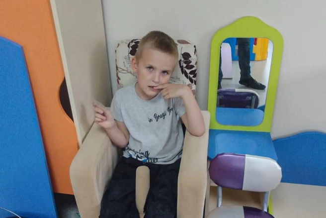 Сейчас Ване 6 лет, он ходит в местный садик | Источник: Предоставлено «Дедморозим»