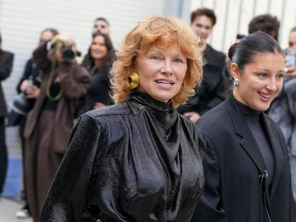 В это сложно поверить, но перед вами действительно Памела Андерсон  | Источник: Телеграм-канал Блокнот Старс