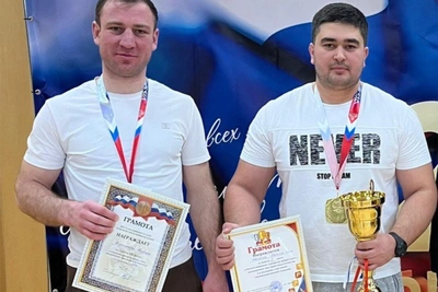 Сотрудники МЧС КБР стали призерами соревнований по армрестлингу