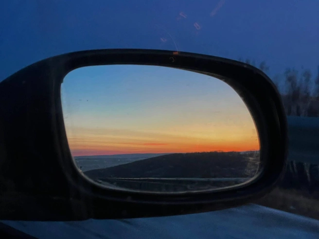 Небо окрасилось сразу в несколько оттенков | Источник: Читатель с ником Dim Sap