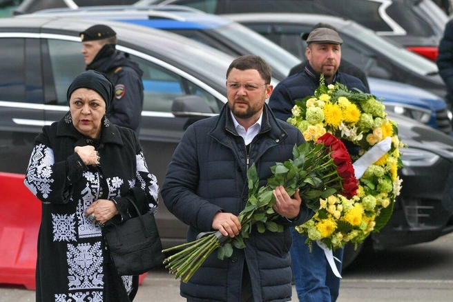 Дочь Церетели Елена и ее сын Василий | Источник: Сергей Киселев / Агентство «Москва»