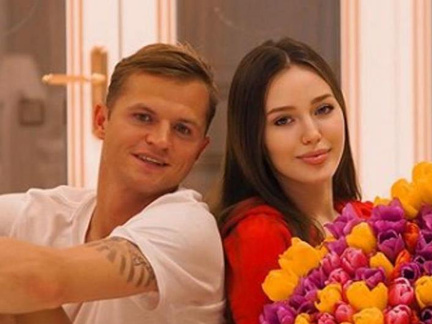 Дмитрий Тарасов веселился с девушками, пока Анастасия Костенко готовилась к пятилетию дочери