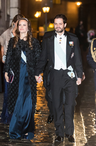 Венценосная: кронпринцесса Виктория выбрала царский наряд для посещения Шведской академии