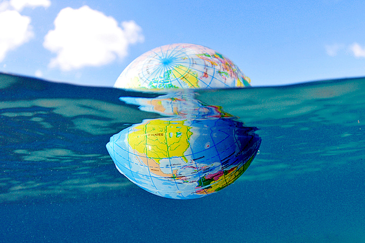 Как определяют изменение уровня океана, если материки сами поднимаются и опускаются?