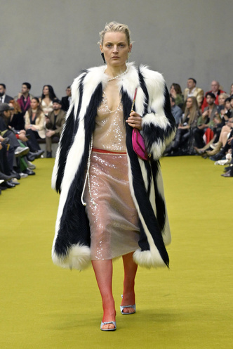 Осень-зима 2023/24 в стиле Gucci: повторяем трендовые образы с модного показа