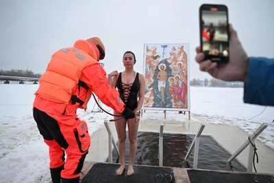 Крещенские купания стартовали в Петербурге досрочно