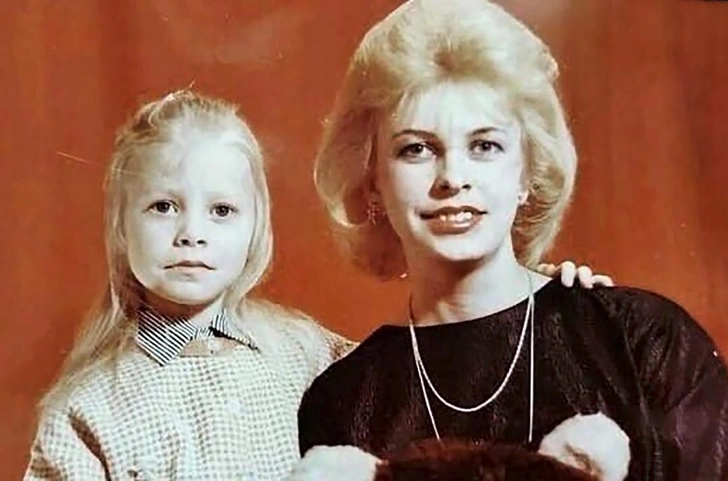 Евгения Осипова с матерью