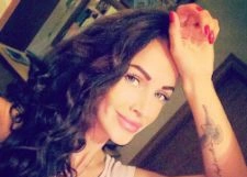 Беременная жена Степана Меньщикова разгуливает без белья