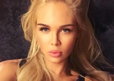 Мария Погребняк носит одежду сына