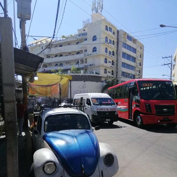 Илью удивило количество старых «Фольксвагенов» на улицах | Источник: личный архив Ильи Морозова