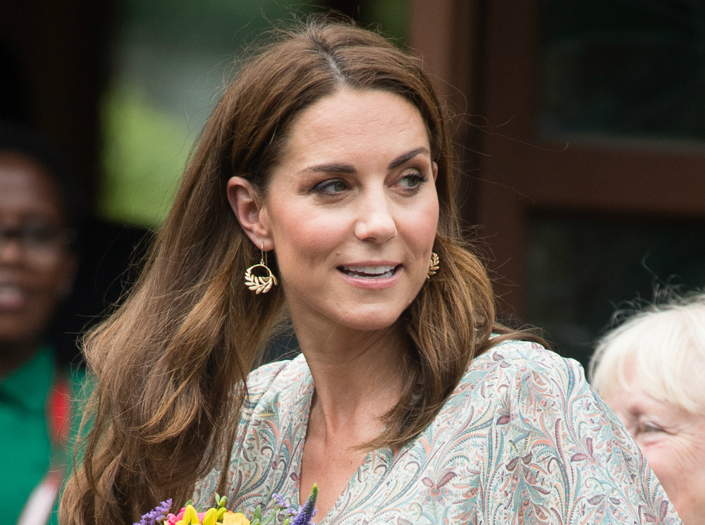 Герцогиня Кейт тайно посетила паб через секретный ход | marieclaire.ru