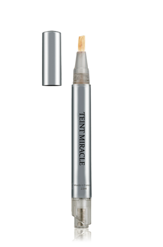 Светоотражающий корректор Teint Miracle, Lancome. Корректирует темные круги и другие несовершенства кожи вокруг глаз.