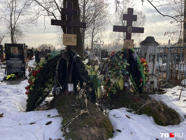 Кладбище старое и могилы на нем расположены близко друг к другу | Источник: Кристина Геворкян / 76.RU