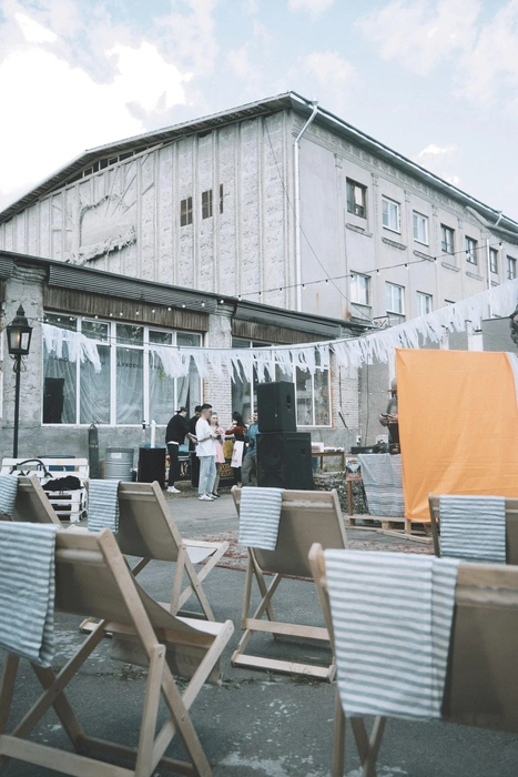 Завод «Алтайские зори» стал местом притяжения творческой молодежи Барнаула | Источник: фотограф bg.danon