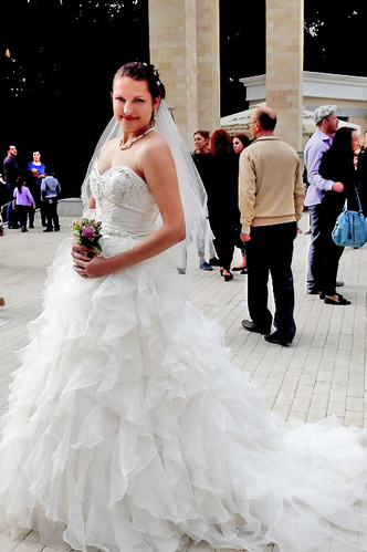 Свадебное платье спустя годы: 20 девушек, примеривших наряд снова