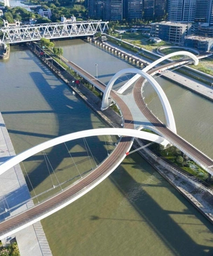 Новый пешеходный мост бюро Захи Хадид открылся в Ханчжоу