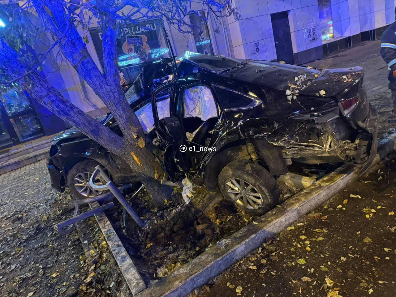 Лихача на Porsche, попавшего в ДТП в центре Екатеринбурга, объявили в розыск