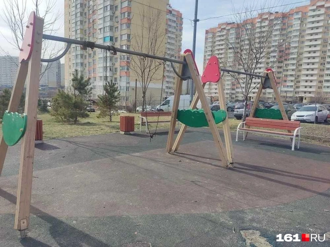 От качелей остались только тросы | Источник: читатель 161.RU