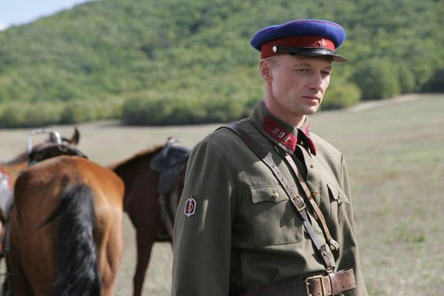 Источник: кадр из сериала «Завещание ночи» (16+), реж. Вячеслав Криштофович, Александр Аравин, студия «Пеликан-фильм», 2008 год