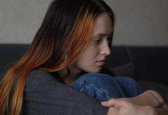 «Со мной никто не общается, в школе высмеивают и игнорят. Как найти друзей?»