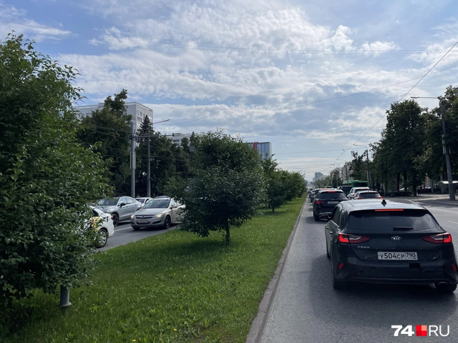 Движение на Ленина затруднено в обе стороны | Источник: Михаил Шилкин