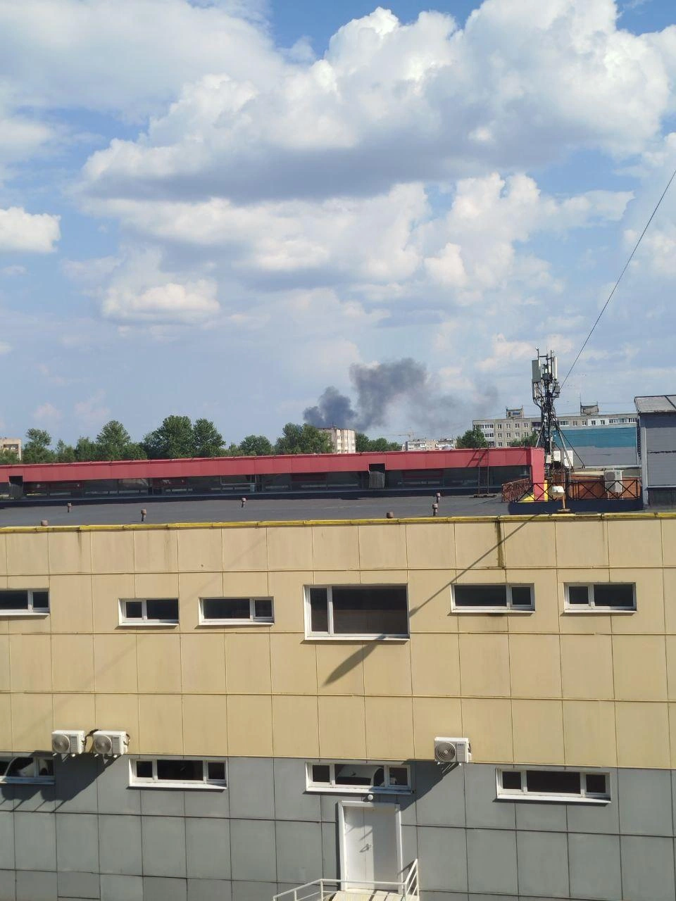 Последствия пожара видны из разных точек города | Источник: «Подслушано в Ярославле! (18+)» / Telegram