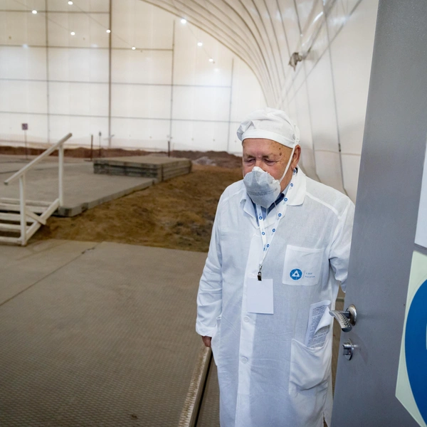 Юрий Скосырский пригласил нас войти внутрь | Источник: Владислав Лоншаков / E1.RU