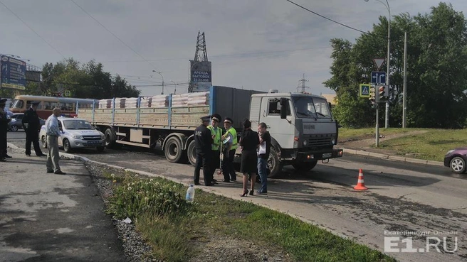 Девочка чудом осталась жива  | Источник: Роман Марьяненко / E1.RU 