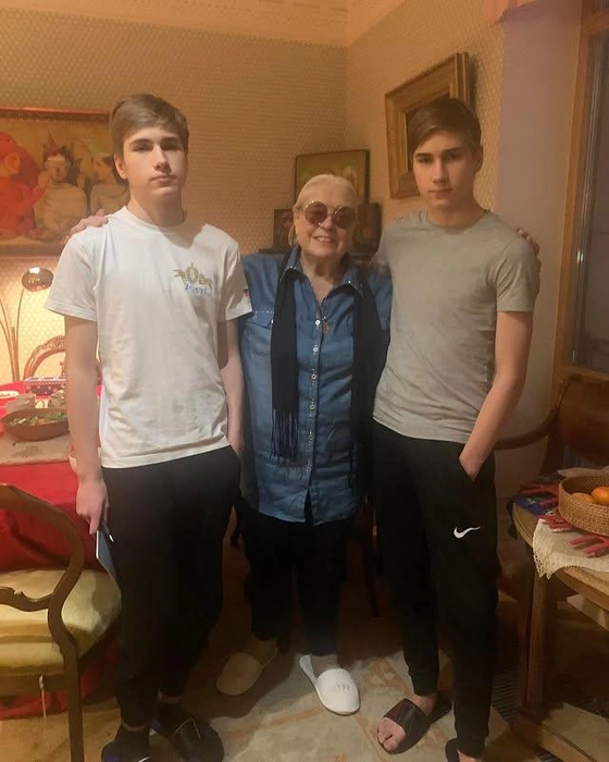 Мария Шукшина лишь изредка показывает своих младших, которые уже вымахали | Источник: shukshina_maria / Instagram (экстремистская организация, деятельность запрещена на территории РФ)
