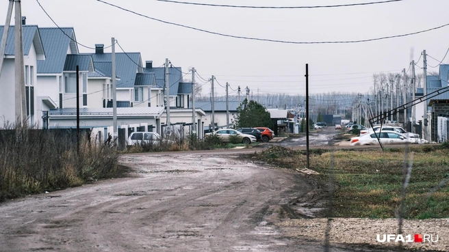 Коттеджи в Нагаево симпатичные, а дороги не очень | Источник: Булат Салихов / UFA1.RU