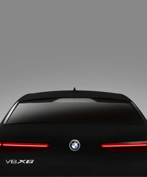 BMW сделала самый черный автомобиль