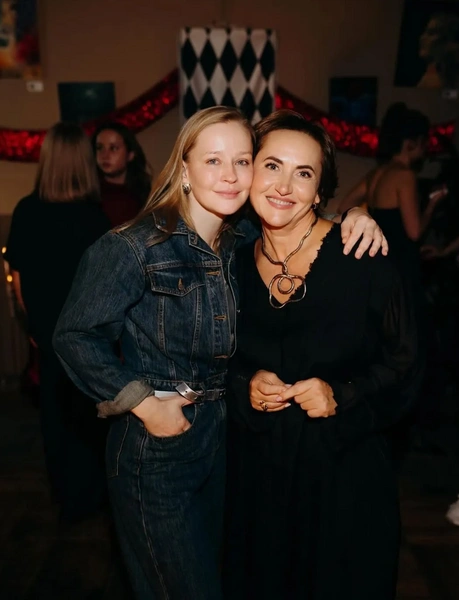 Юлия Пересильд и Светлана Дмитриенко | Источник: Соцсети